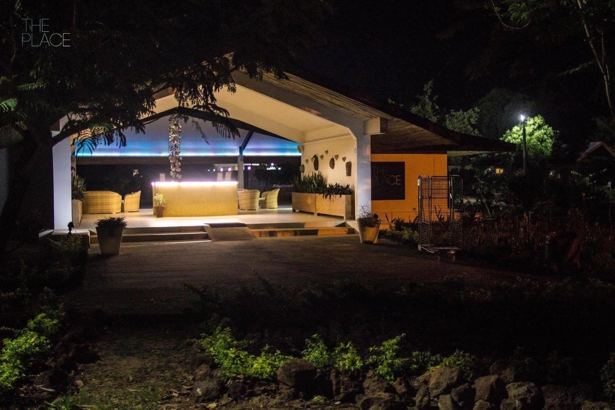 The Place Resort At Tokeh Beach Freetown Exterior foto