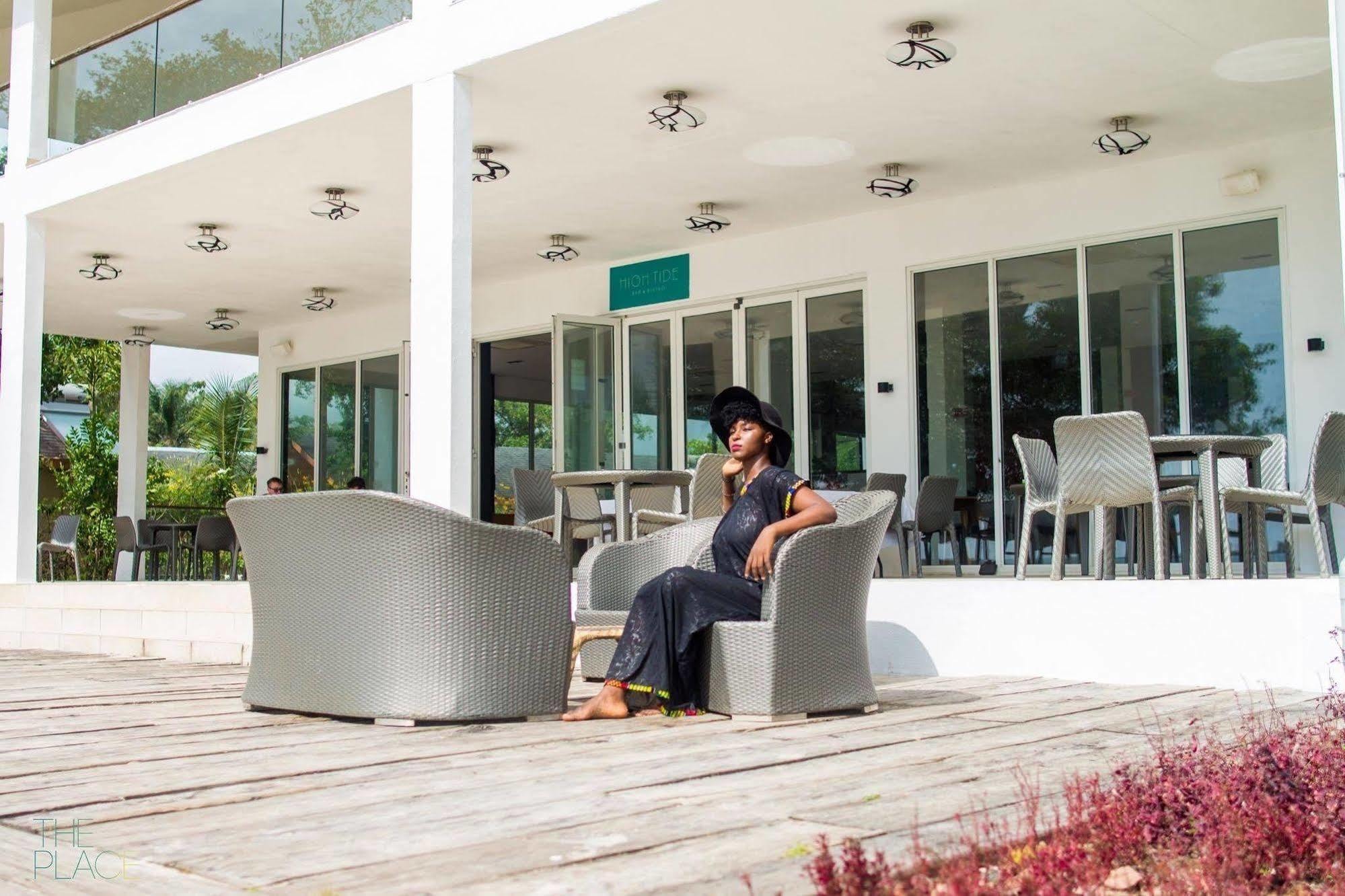 The Place Resort At Tokeh Beach Freetown Exterior foto