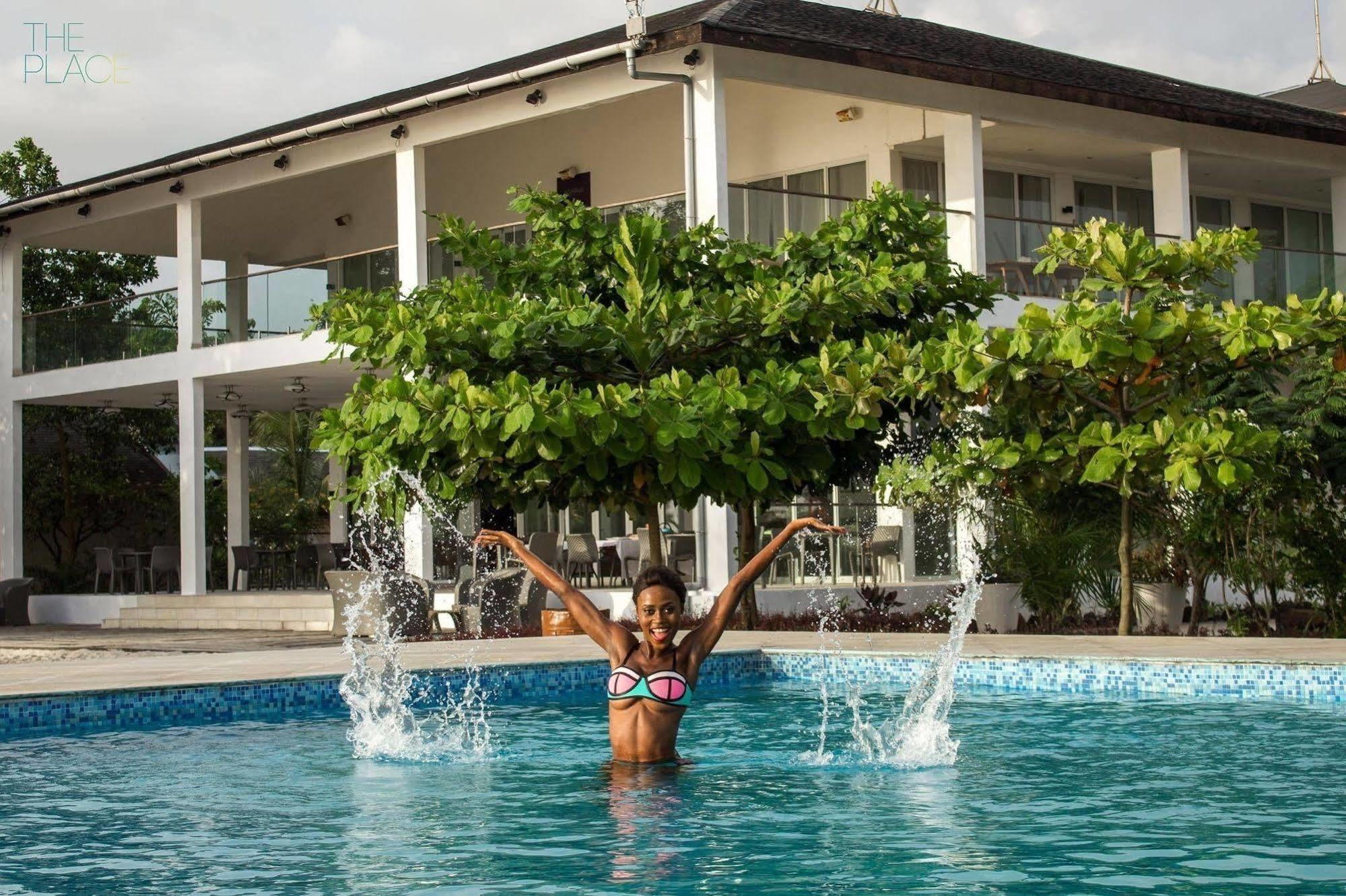 The Place Resort At Tokeh Beach Freetown Exterior foto